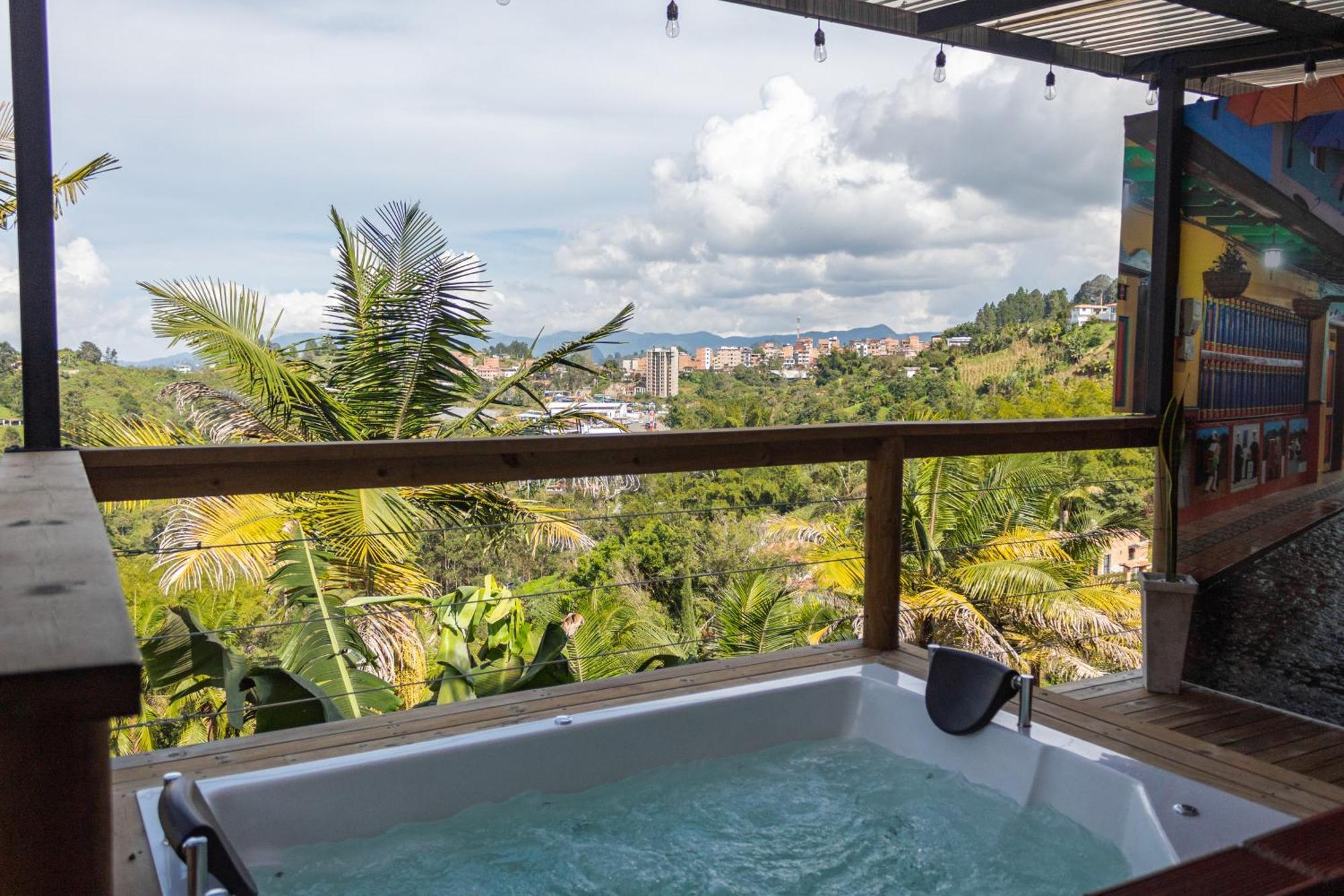 Mayka Cabanas Con Jacuzzi Guatapé Exterior foto